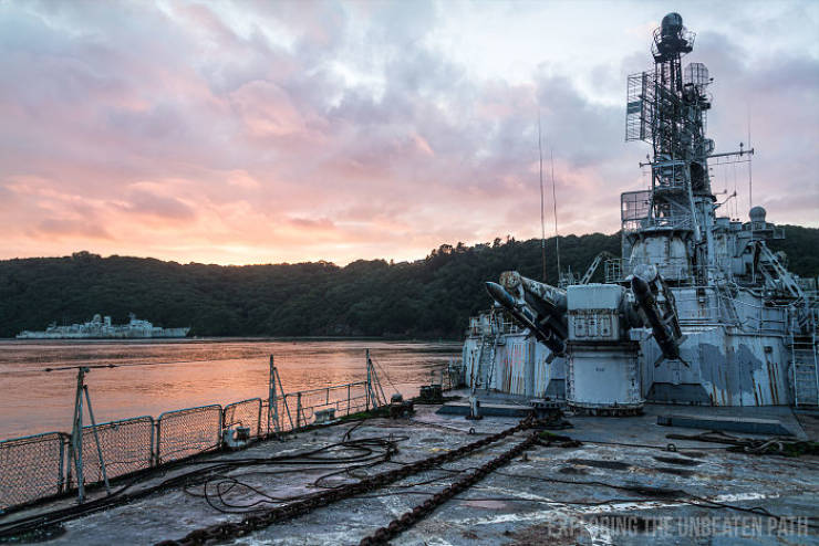 Guy Shows The Insides Of Decommissioned Warships