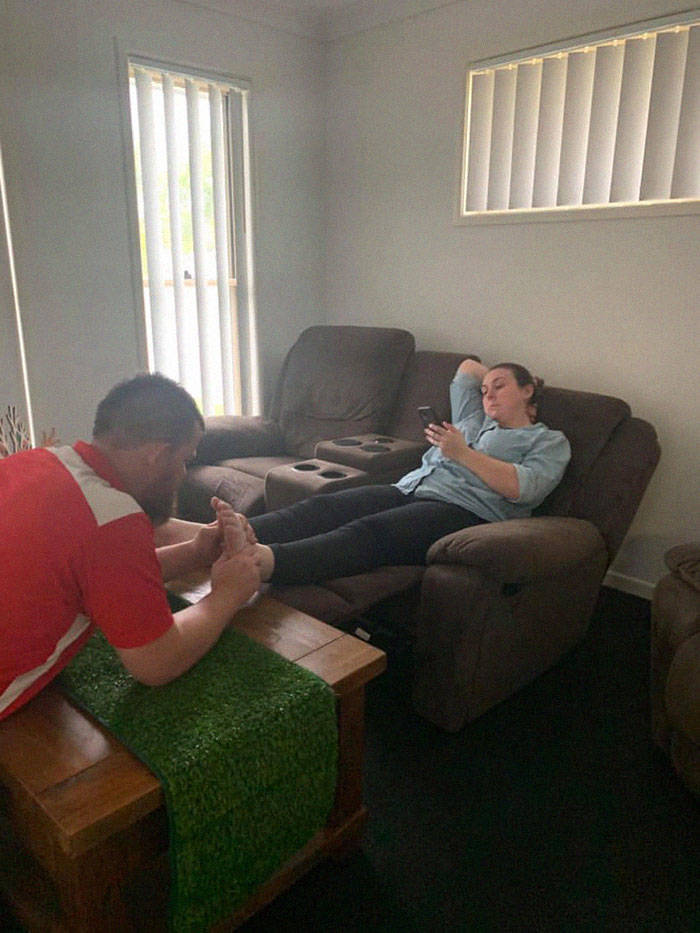 Real Estate Agents Asked For Photos Of This Man’s House, And He Delivered…
