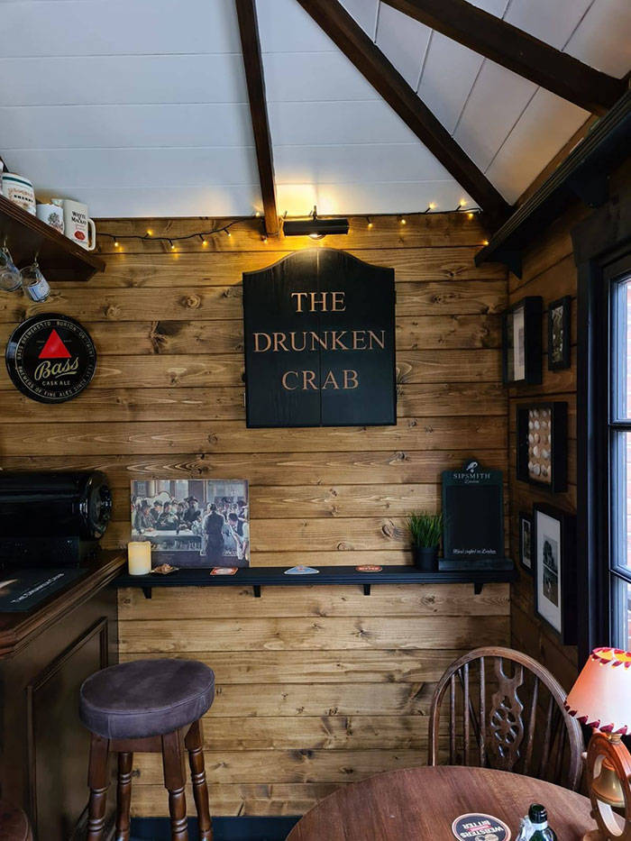 Couple Builds Their Own Garden Pub – “Drunken Crab”