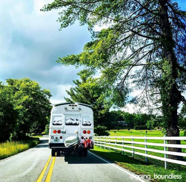 Couple Turns An Old ’90s School Bus Into Their New Home