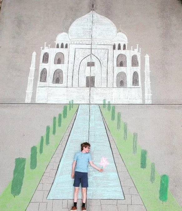 These Siblings Create Some Awesome Sidewalk Chalk Art Together!