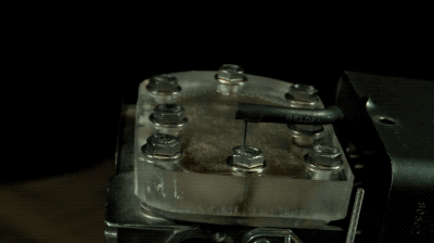 4K High-Speed Camera Reveals The Inner Workings Of A Combustion Engine