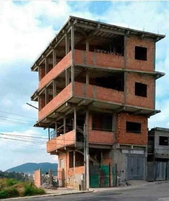 Architects Should’ve Thought Better Before Constructing This…