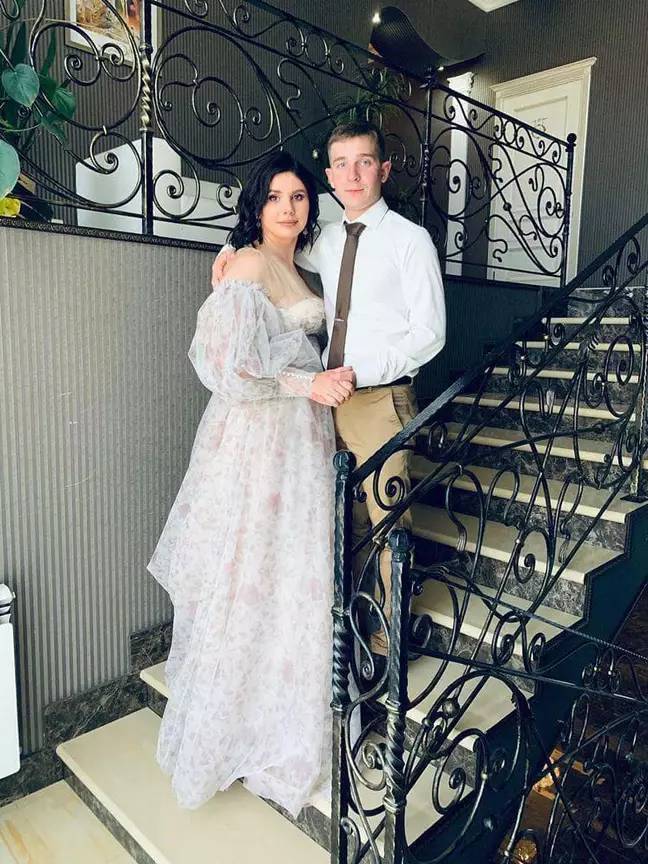 Russian Influencer Marries Her 20-Year-Old Stepson…