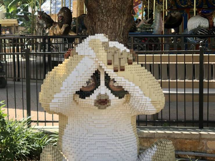 Zoo Replaces Some Real Animals With LEGO Ones