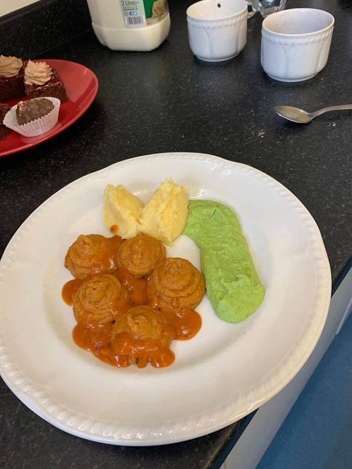 This Care Home Chef Feeds The Residents Like They’re In An Elite Restaurant!