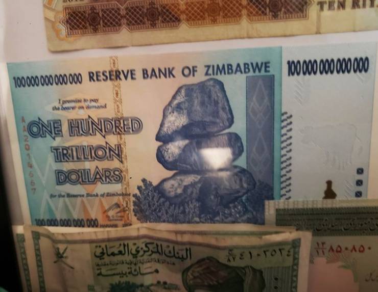 1 миллиард зимбабвийских долларов. Купюра 100 триллионов долларов Зимбабве. 100000000000000 Зимбабве. Зимбабве купюра 100 триллионов. 100 000 000 000 000 Долларов Зимбабве.