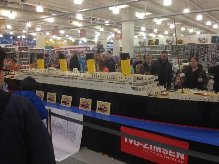 Icelandic Boy Builds The World’s Largest Titanic Model From 56 Thousand LEGO Bricks