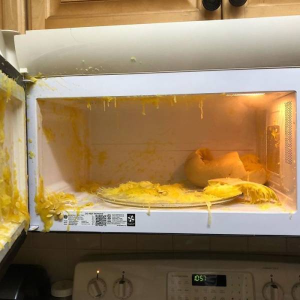 This Is Not How You Use Microwave!