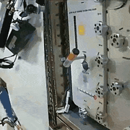 A Dancing Handle In Space