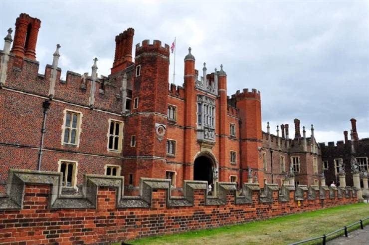 Oh, The “Joys” Of Living In An Old Royal Palace…
