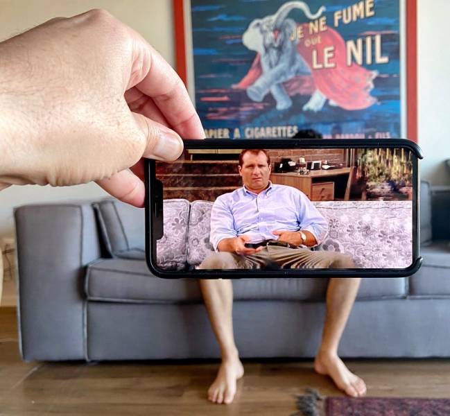 This Guy Removes The Line Between Reality And Imagination Using His Phone