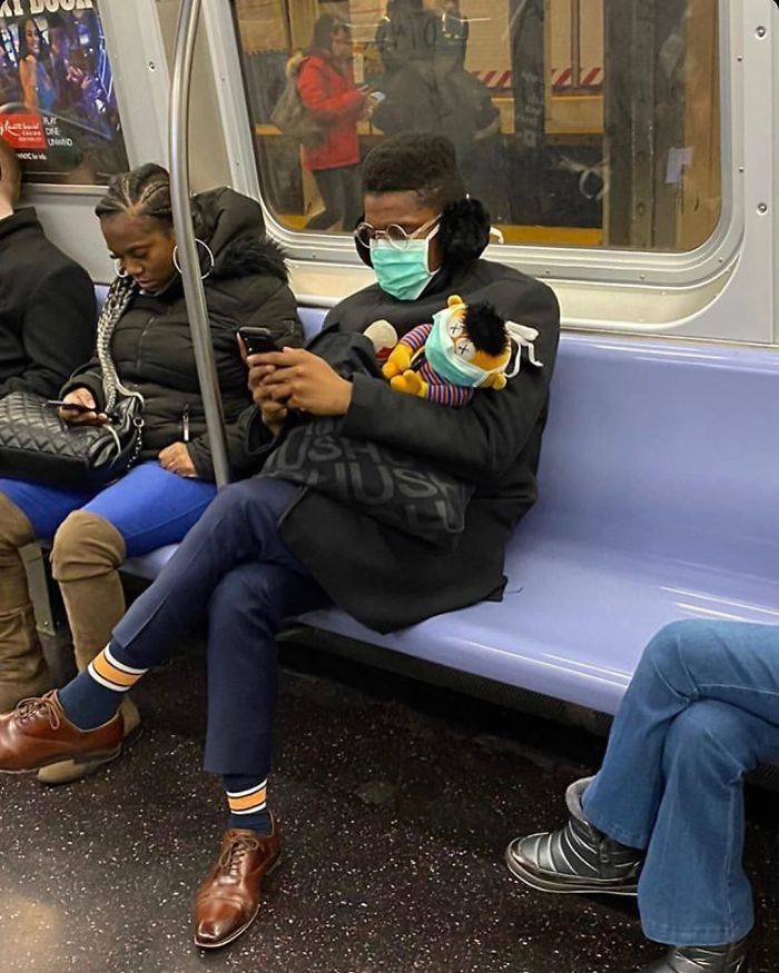 Subway Corona Masks Are Ridiculous!