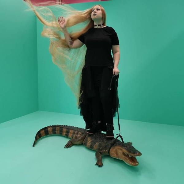 This Woman Has Not Seen A Hairdresser In 15 Years!