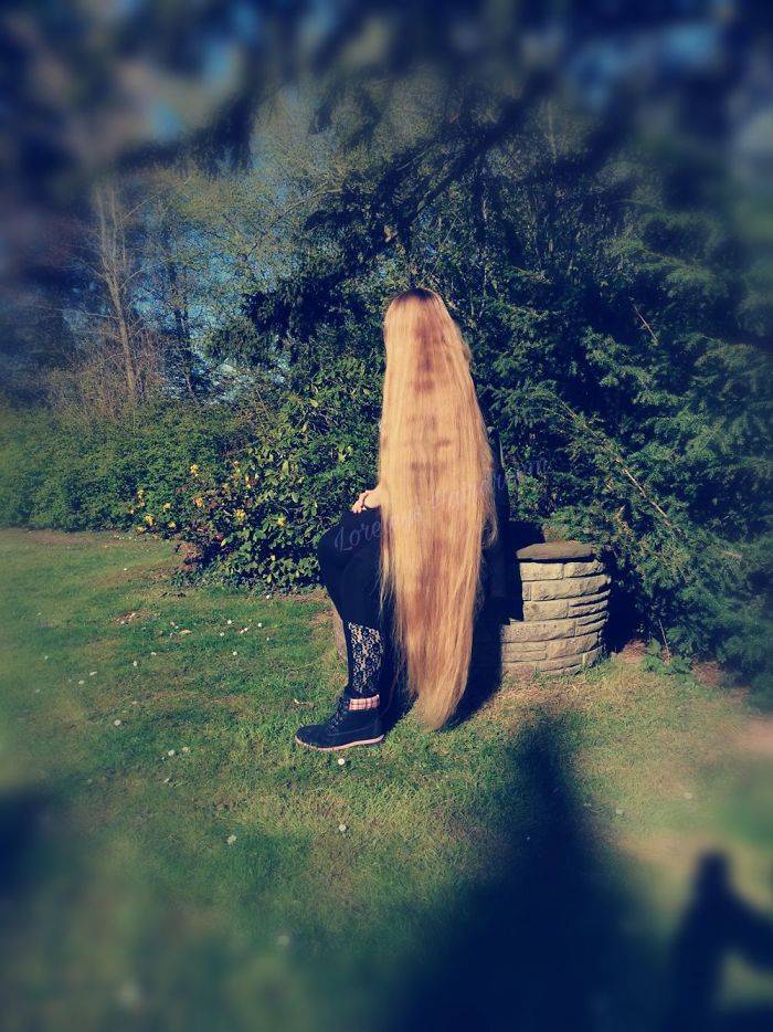 This Woman Has Not Seen A Hairdresser In 15 Years!