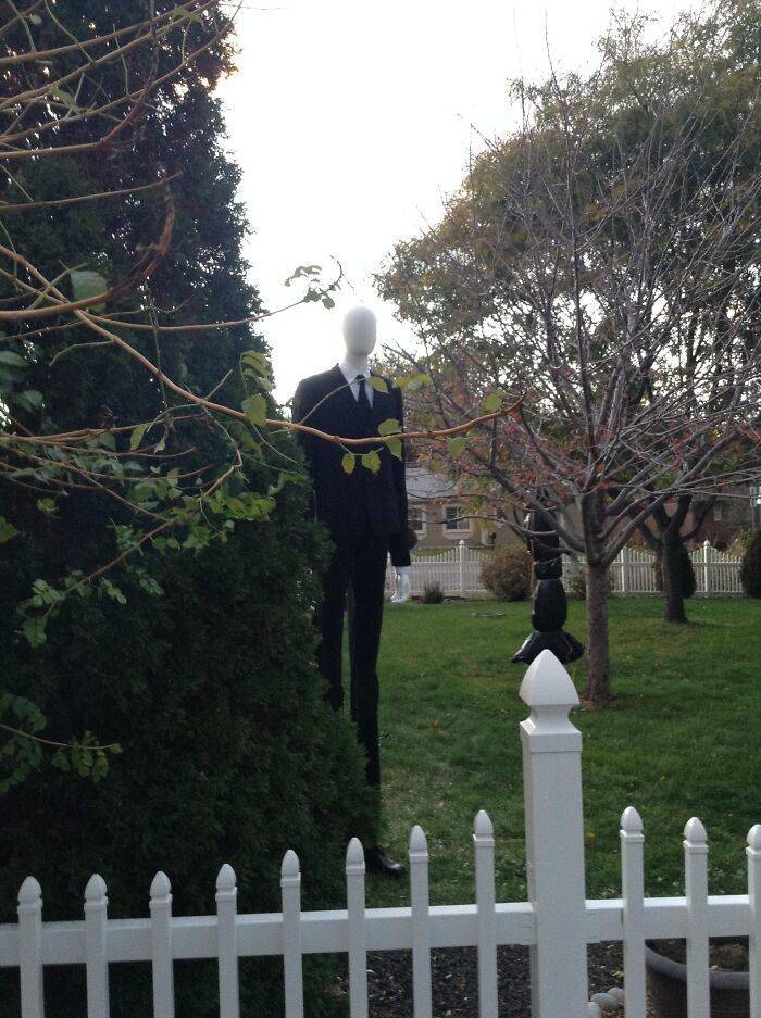 These Halloween Decorations Are Rather Scary…