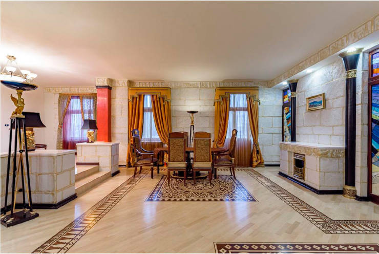 Want To Live Like A Pharaoh? Then This $1.7 Million Moscow Apartment Is For You!