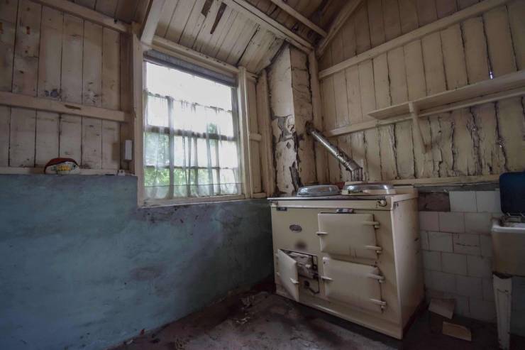 Farm House That Was Abandoned Almost 70 Years Ago