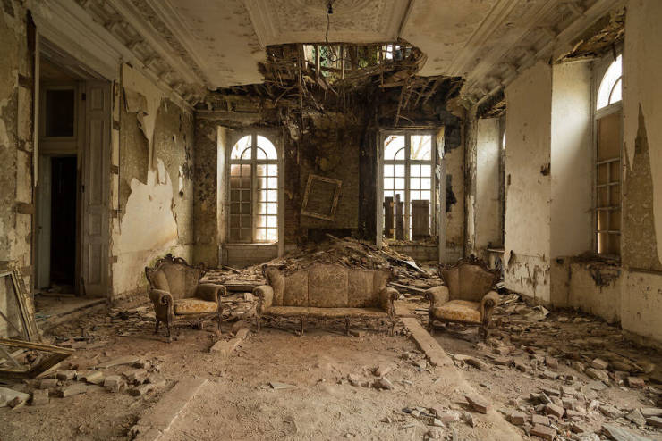 Man Travels The World To Find And Photograph Forgotten Places