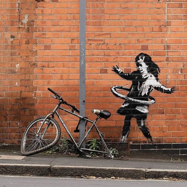 Banksy Finishes 2020 With A Coronavirus-Themed Message In Bristol, England