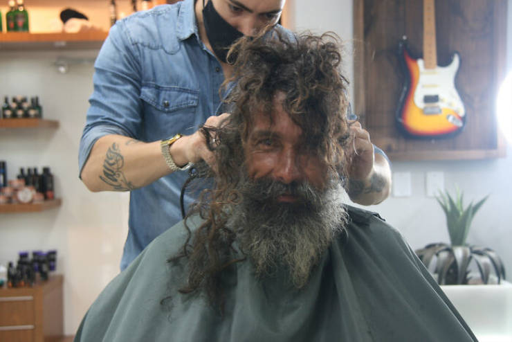 Homeless Man Gets A Transformation, Then Gets Found By His Family Who Thought He Was Long Gone