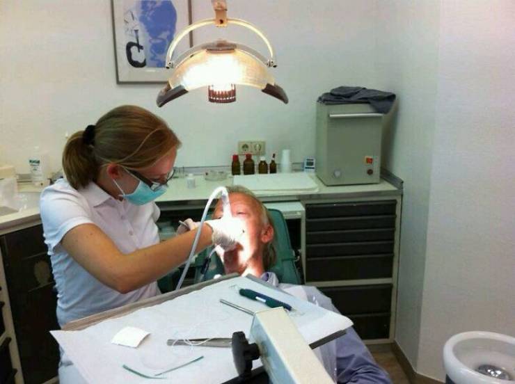 Dentists Answer Why They Talk To Us While Their Hands Are In Our Mouths…