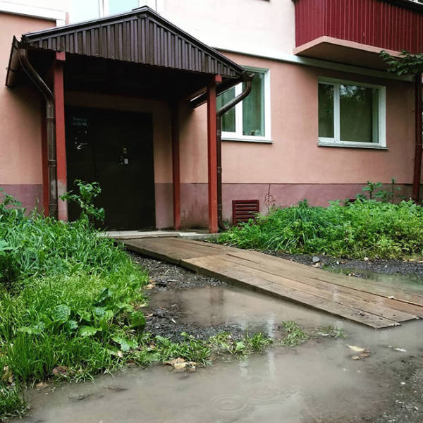 There’s A 25-Year-Old Russian Puddle That Has Its Own “Instagram” Account…