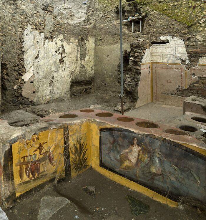 Pompeii Had A “Fast Food” Shop!
