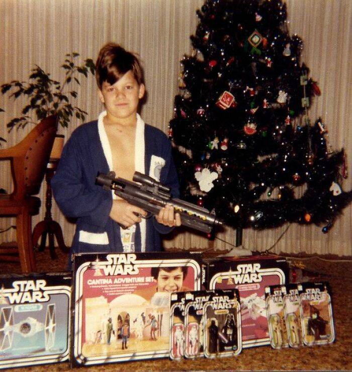 Vintage Photos Of Christmas Presents From The ‘80s And ‘90s (50 PICS