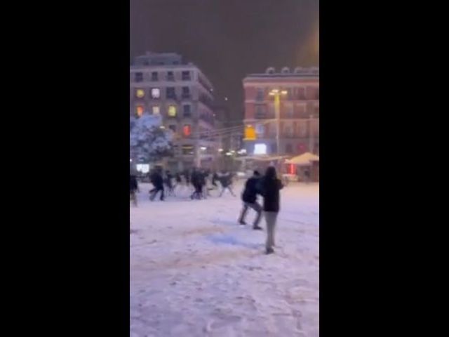 Madrid Is Covered In Snow For The First Time In 61 Years…