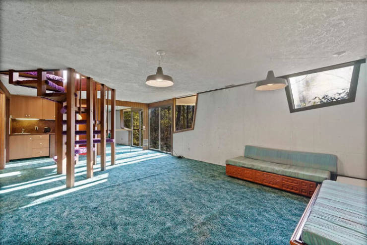 Couple Buys An Incredibly Vintage House That Looks Like A Time Capsule From The 70s