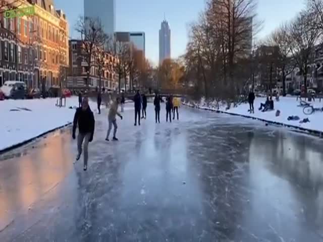 Thin Ice Skating
