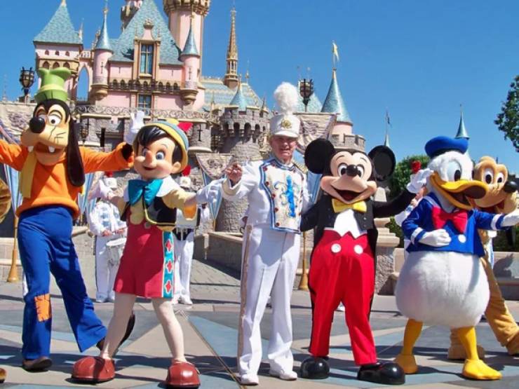 Behind The Scenes Of “Disneyland”