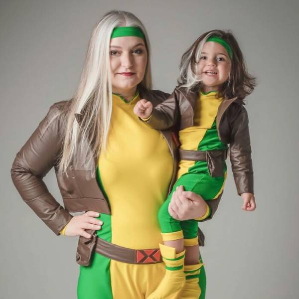 Mother Teaches Her Two-Year-Old Daughter To Be Proud Of The White Streak She Has In Her Hair