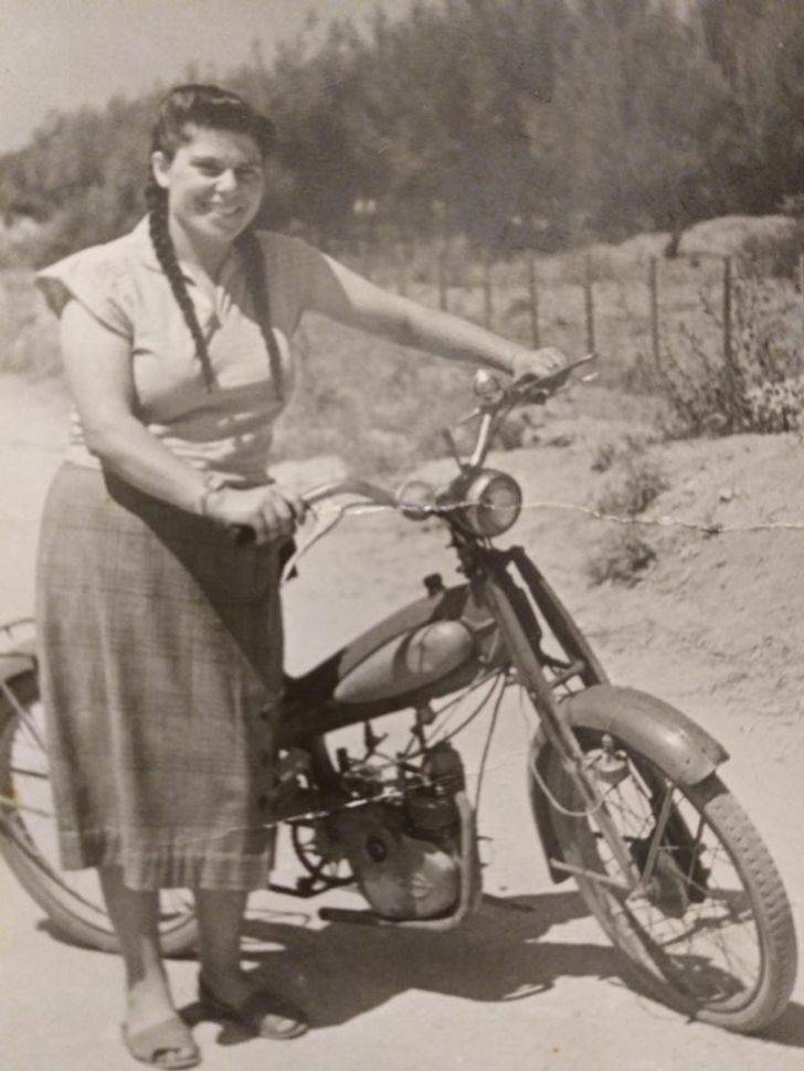 People Share Old Photos Of Their Cool Relatives