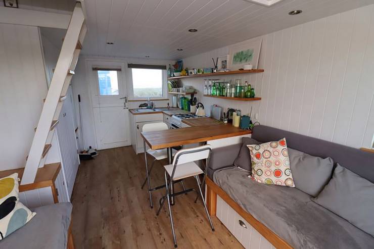 Tiny British Beach House Without A Single Bathroom Is On The Market For $450 Thousand