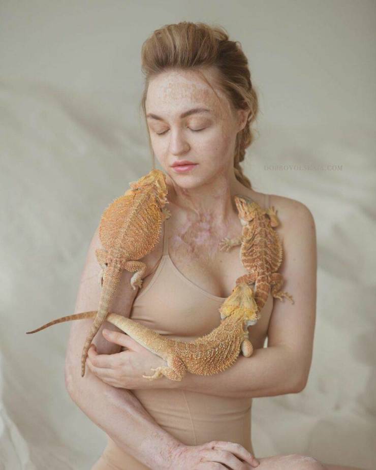 Photographer Shows Beautiful Connection Between The World Of Humans And The World Of Animals