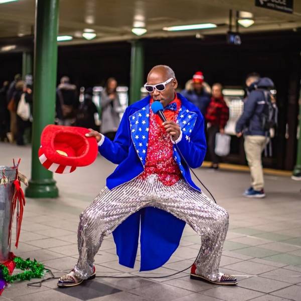 Photographer Captures Uniqueness Of The New York Subway