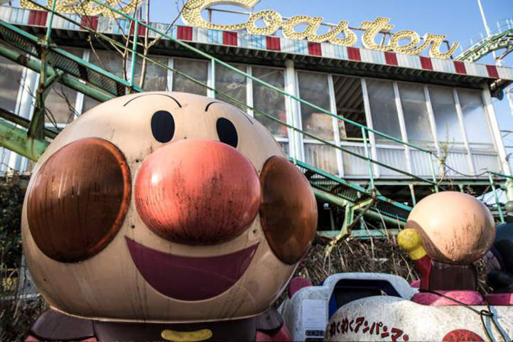 “Nara Dreamland”, The Abandoned Amusement Park