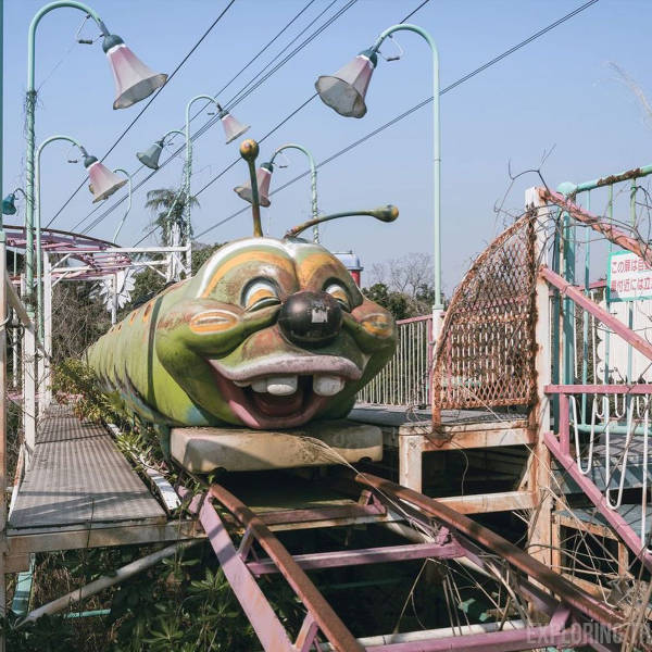 “Nara Dreamland”, The Abandoned Amusement Park