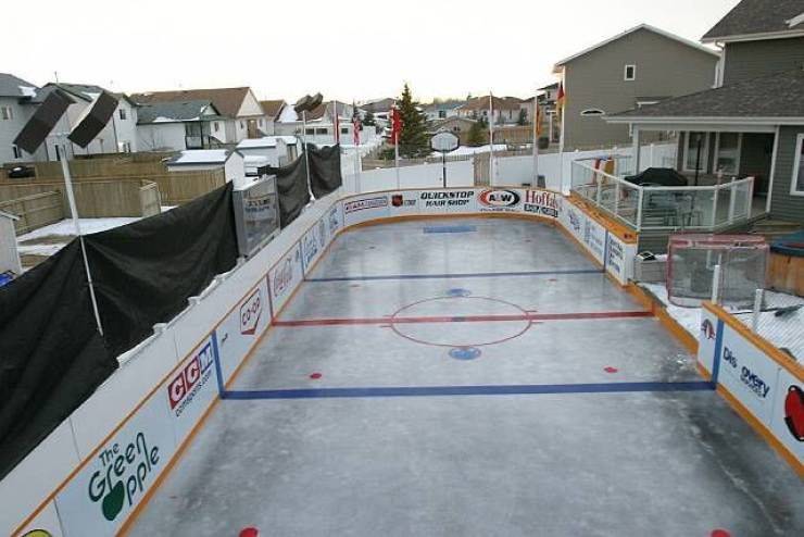 An amazing backyard ice hockey rink.