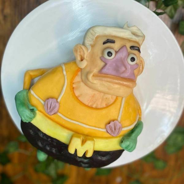 Mildly Unsettling Cakes Featuring Pop Culture Characters By BakingThursdays