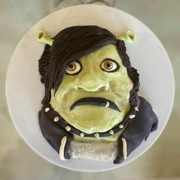 Mildly Unsettling Cakes Featuring Pop Culture Characters By BakingThursdays