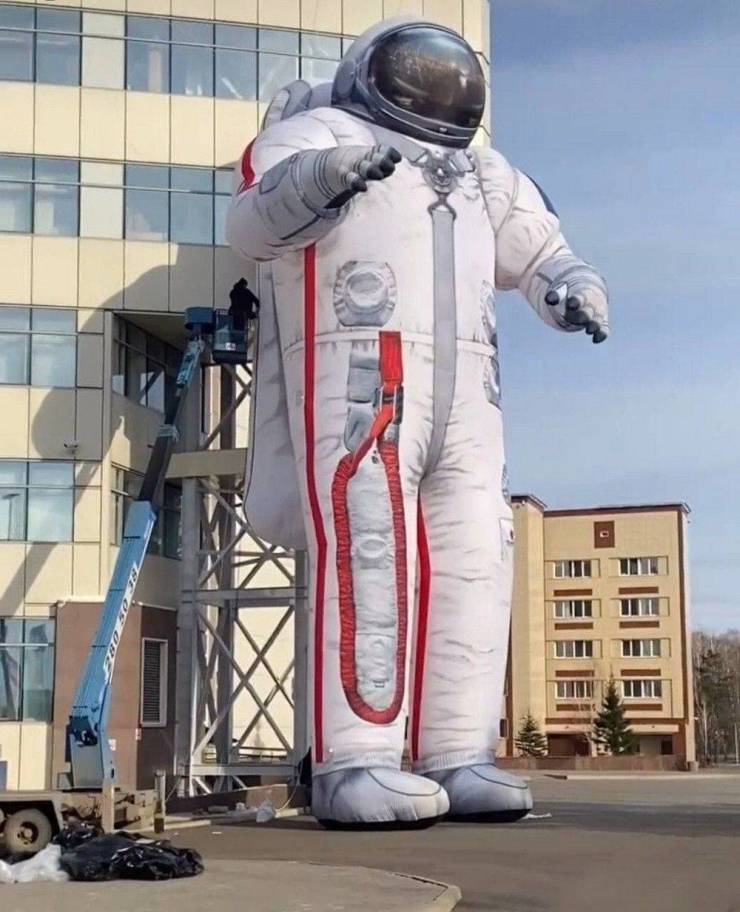 A gigantic building-tall astronaut.