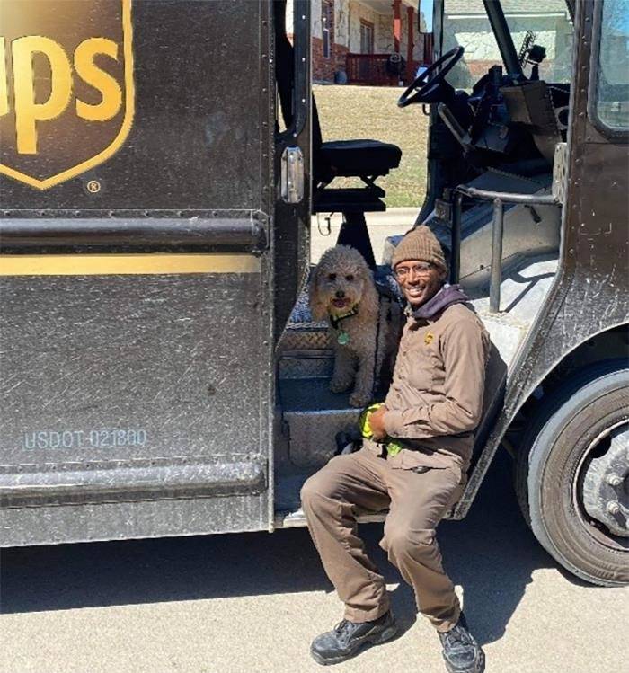 UPS Drivers Love Dogs!