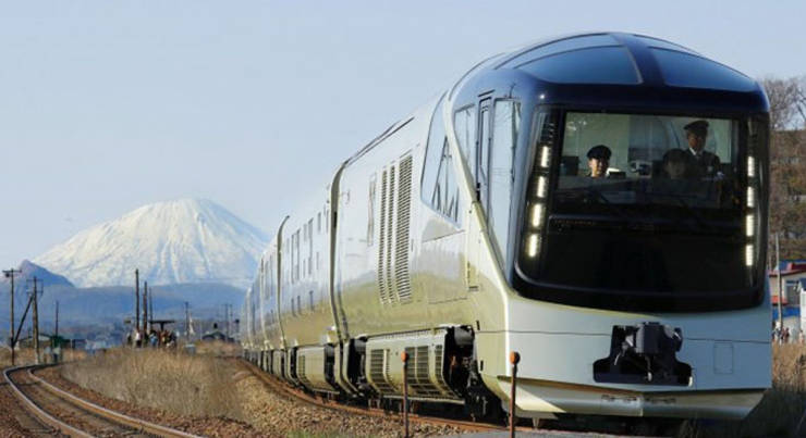 World’s Most Luxurious Train: Train Suite Shiki-shima