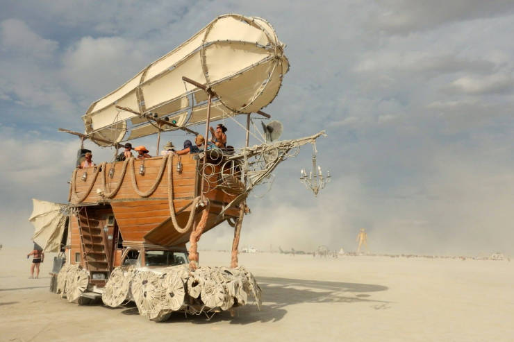 Insane Vehicles Found At The “Burning Man” Festival