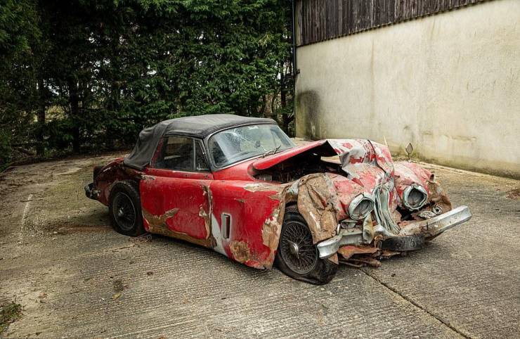 Remains Of A Vintage “Jaguar” Were Auctioned For Almost $130 Thousand