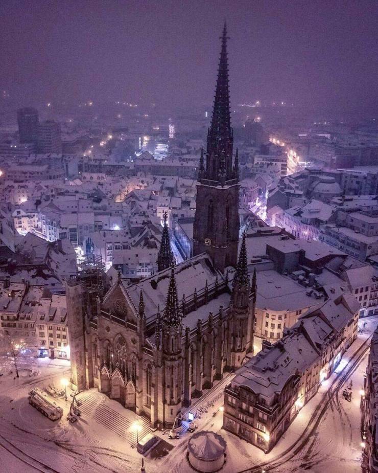Two German Guys Explore The World And Post Photos Of Everything They See