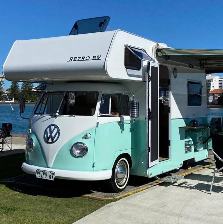 Australian Mechanic Buys An Old Van For Two Cases Of Beer, Turns It Into A $149 Thousand Mobile Home